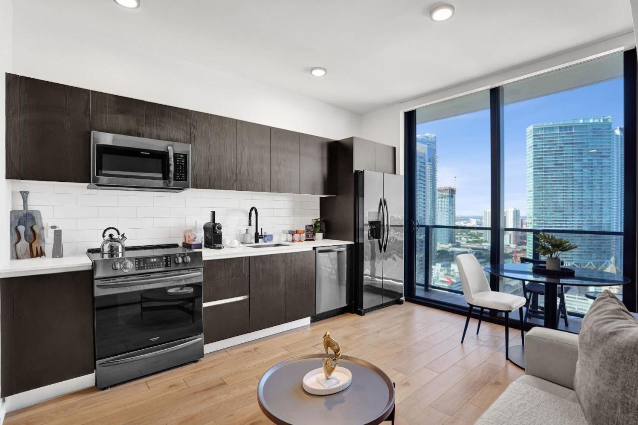 Luxury Studio Bay City View - 2