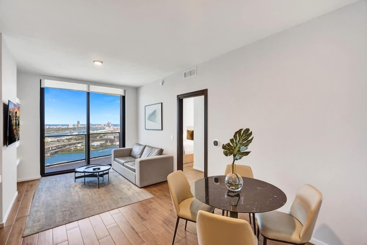 Miami 2BR Lux Condo Bay Views - 3