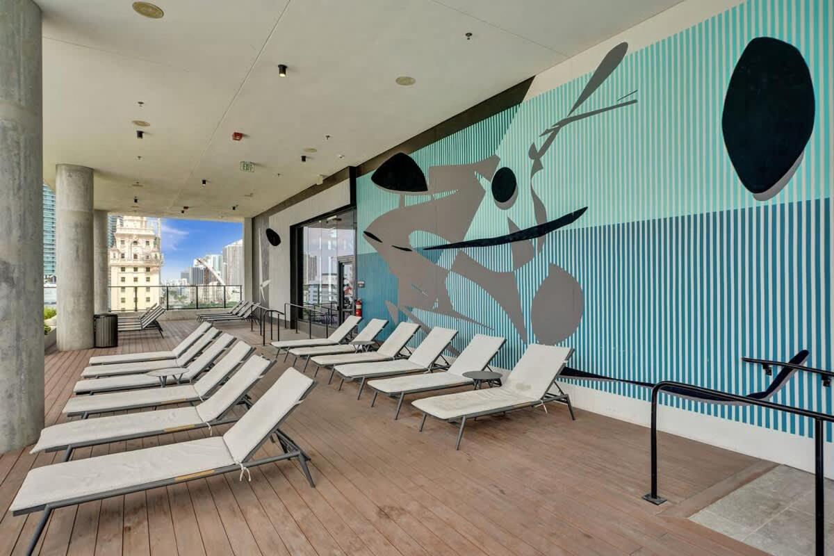 Luxury Miami Studio Bay Views - 4