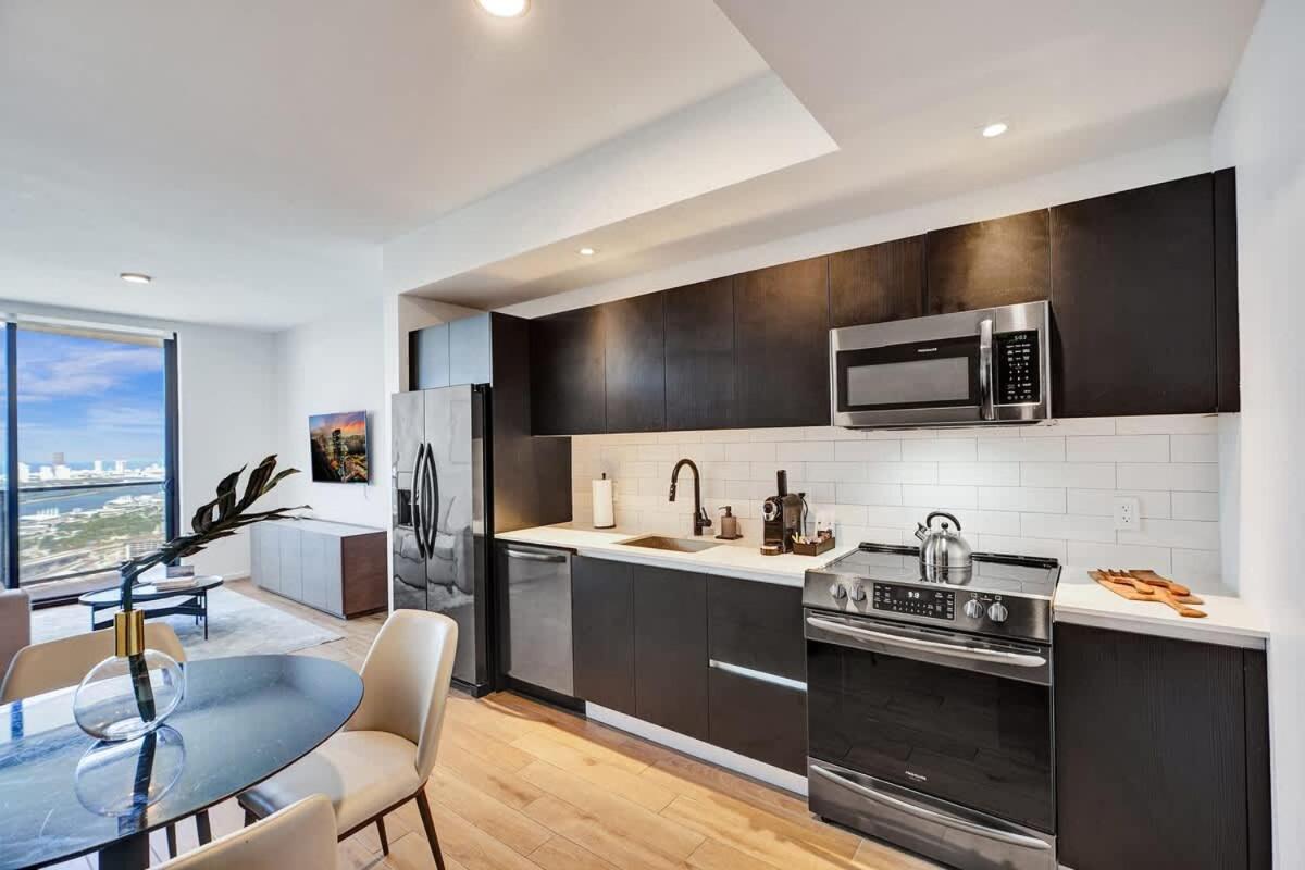 Miami Lux 1BR 37th Floor Bay City Views - 2