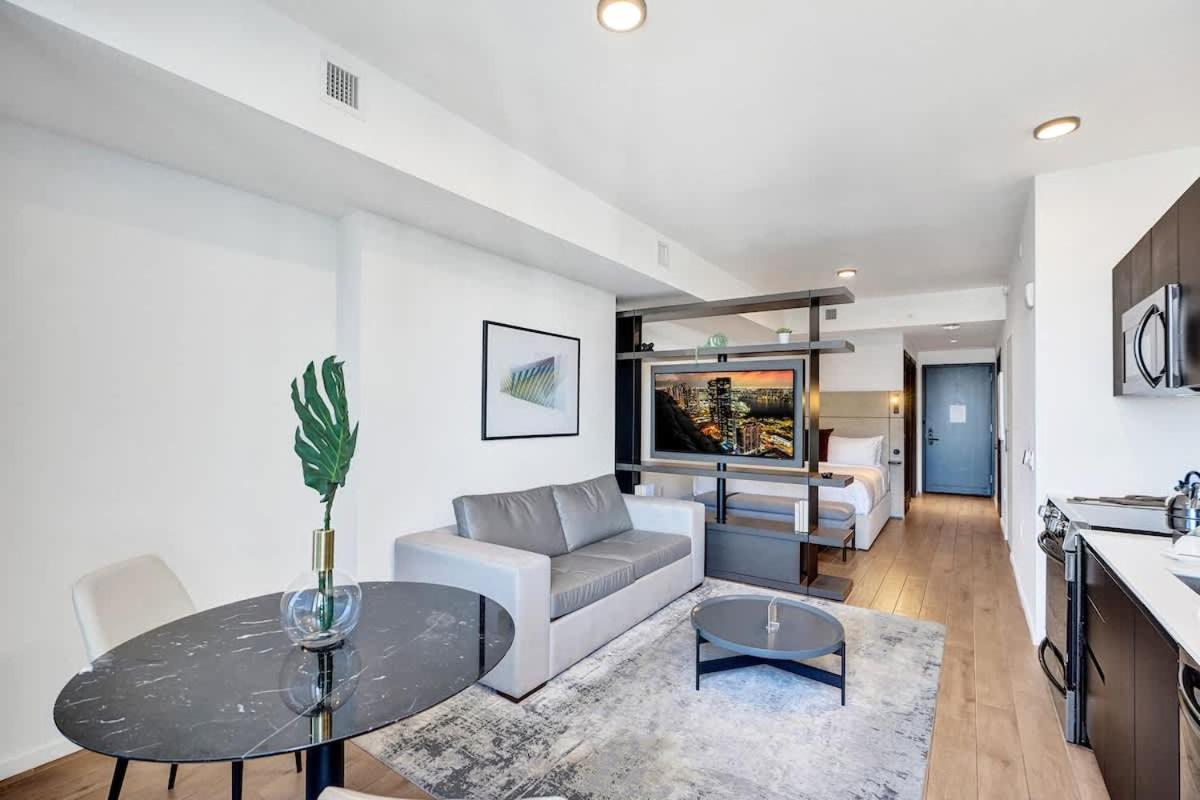 41st Floor Lux Miami Studio City and Bay Views - 2