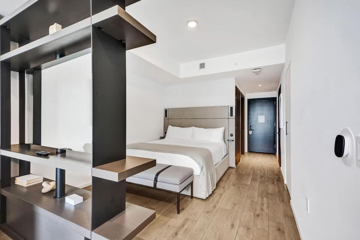 4604 Lux Miami Studio City and Bay Views - 2