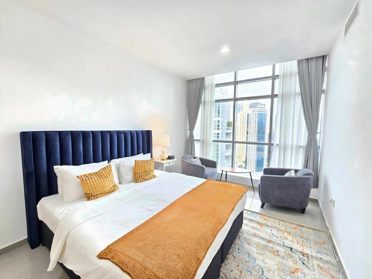 Marina Breeze - Serene Yacht Views near Ain Dubai 3 BR Apartment - 2