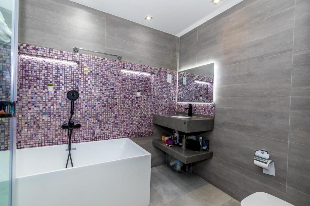 Luxury 2BR Sea View Jumeirah Beach Residence - 3