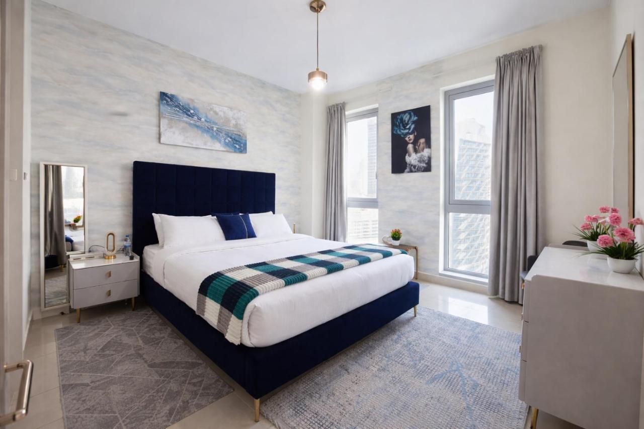 1BR with Burj Khalifa Modern Comfort - 2