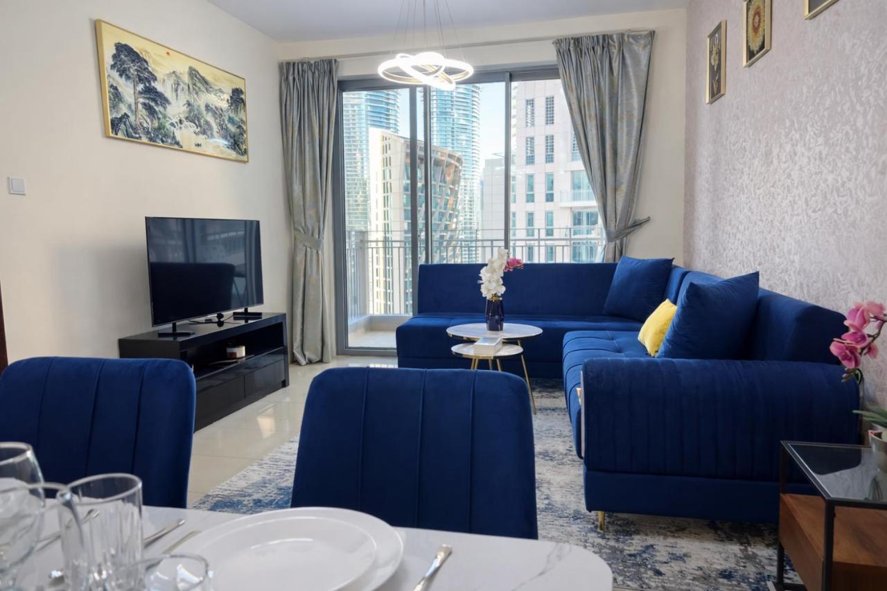 1BR with Burj Khalifa Modern Comfort - 5