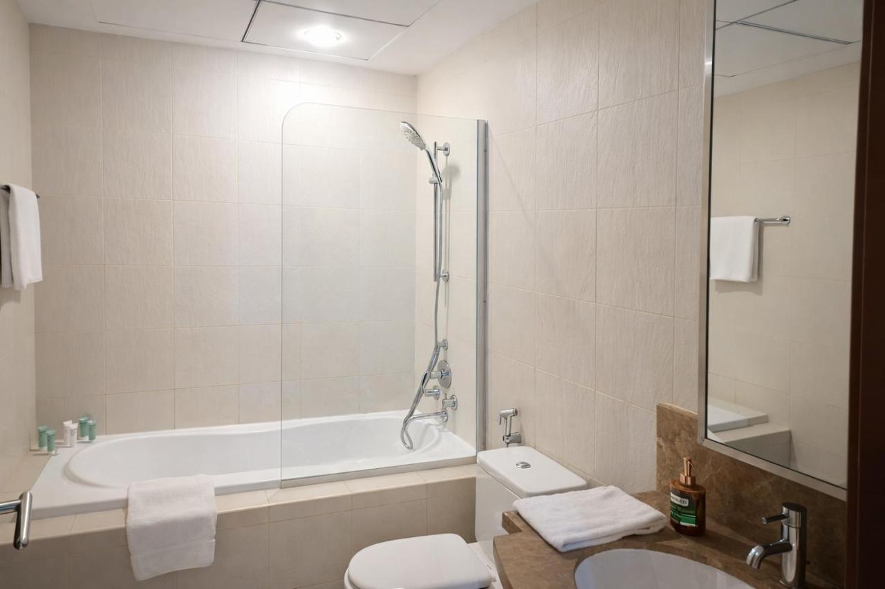 1BR with Burj Khalifa Modern Comfort - 3