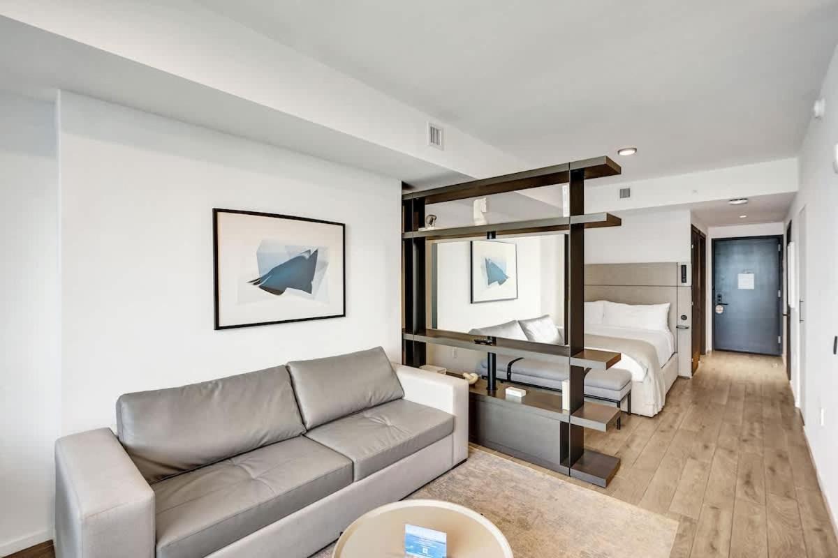 4504 Lux Miami Studio City and Bay Views - 2