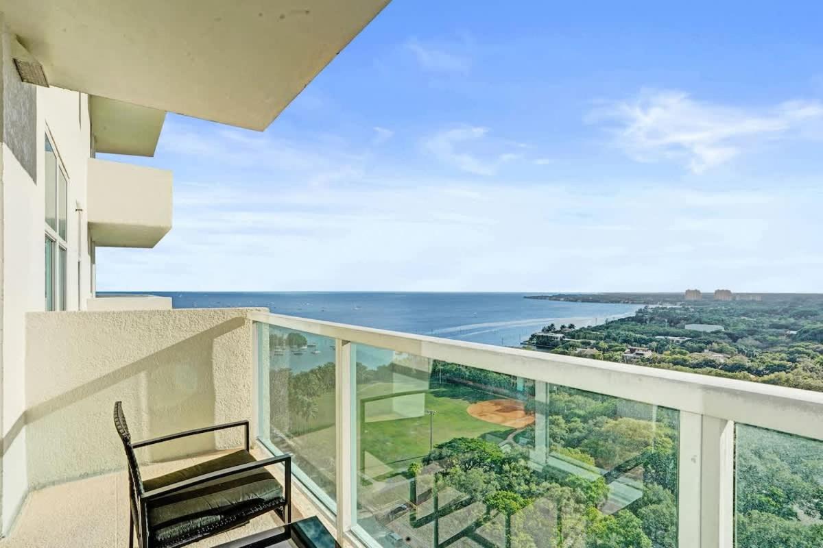 Coconut Grove Suite 20th Floor Suite with Views - 4