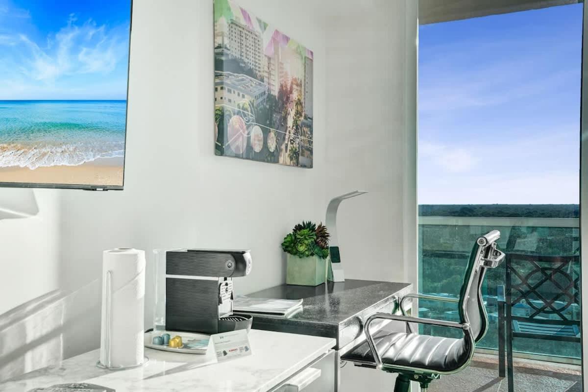 Bay and City View Studio at The Arya - 3