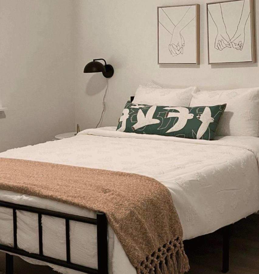 Private luxury stay Abudhabi - Check out 2 pm