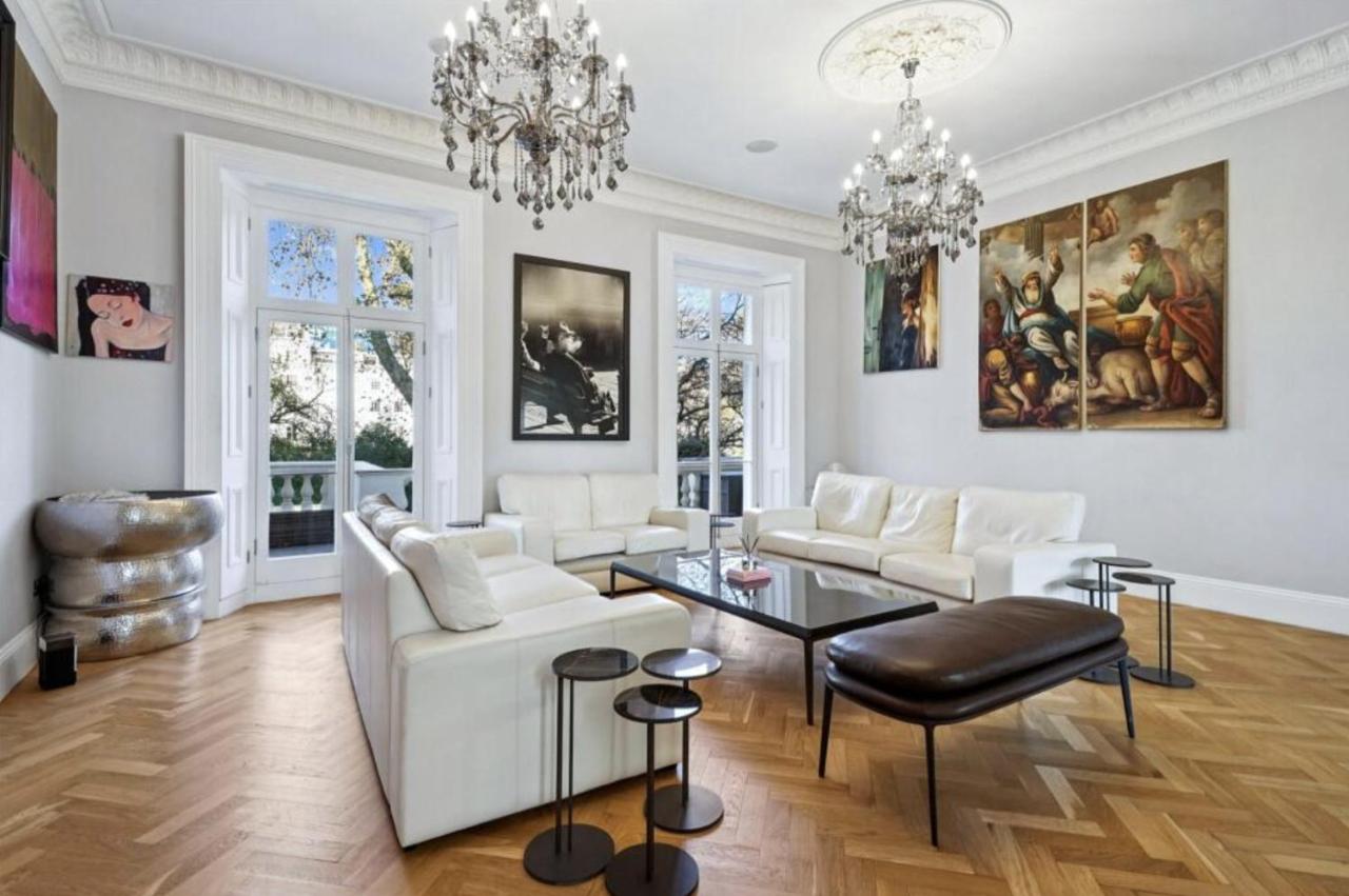 Royal Belgravia Townhouse 4BR on Eccleston Square