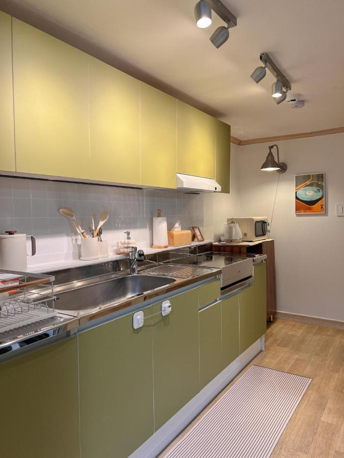 Stay in Green, NEW Mangwon Station 3 minutes on foot, free luggage storage