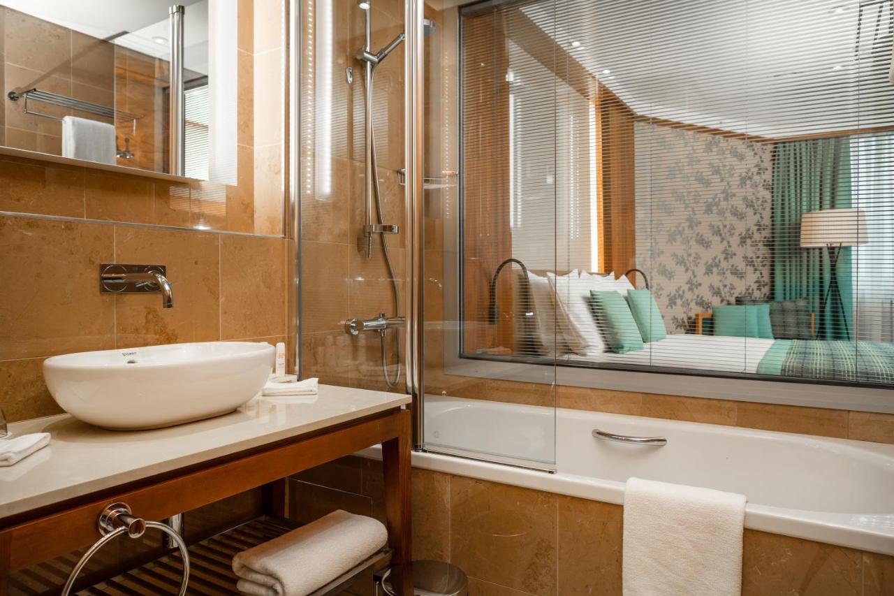 Radisson Blu M Bamou Palace Hotel Brazzaville ブラザヴィル 21年 最新料金