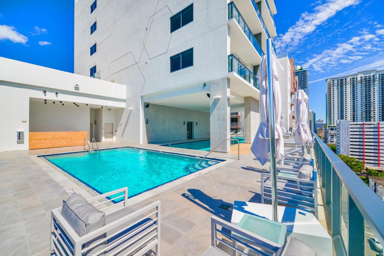 Modern Brickell Condo - Pool & Gym - 5