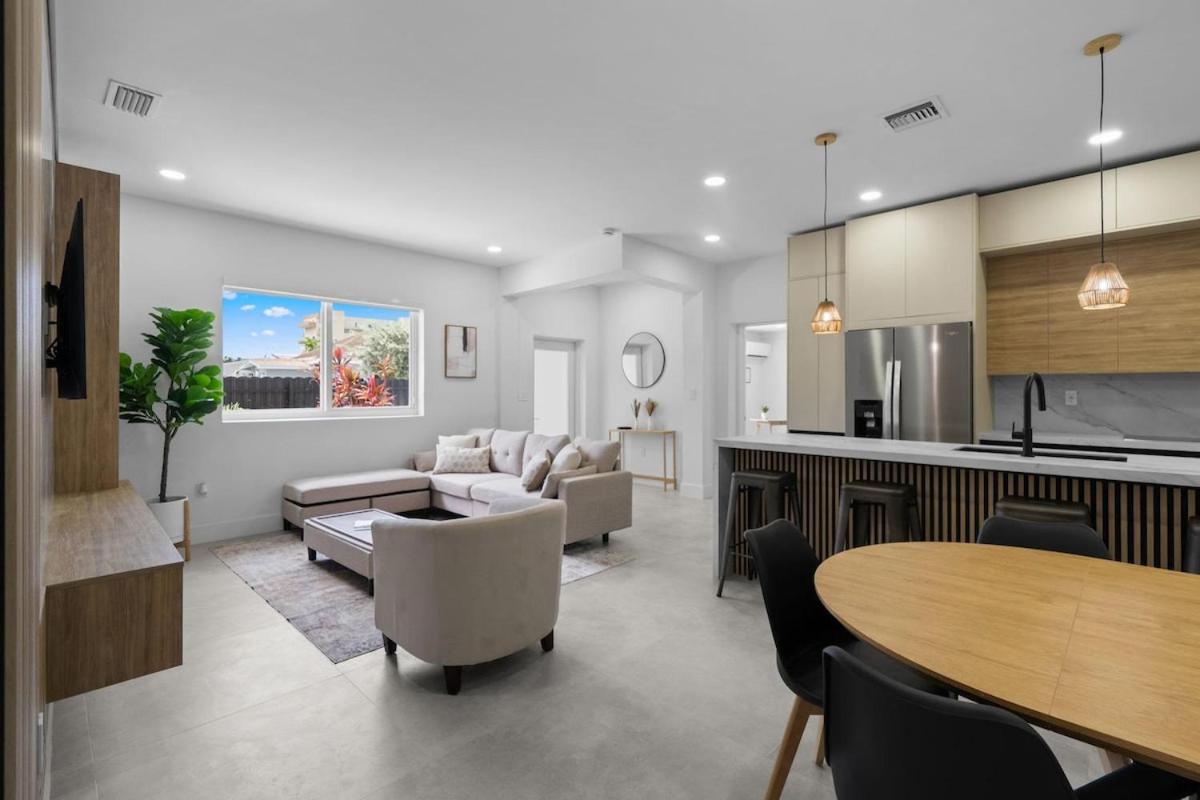 Villa Gabriel Modern, Family Home Just 15 minutes downtown Miami