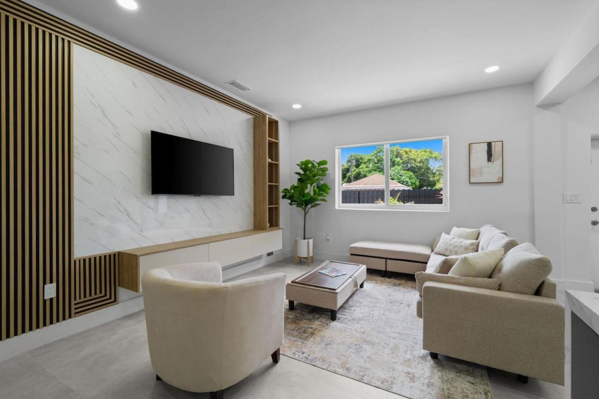 Villa Gabriel Modern, Family Home Just 15 minutes downtown Miami - 2
