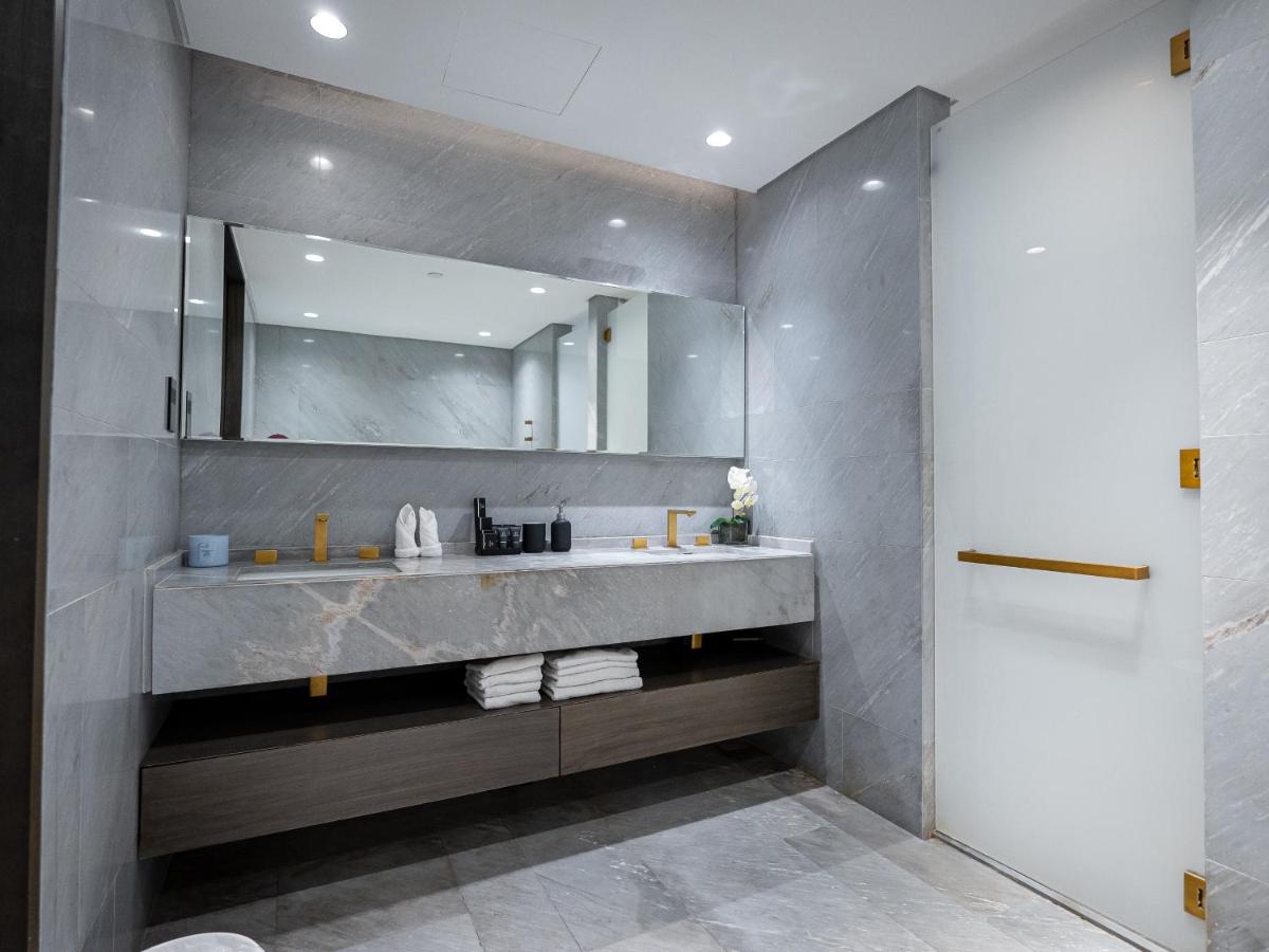 Daniels Spacious 3BR with Maid at Five Palm Jumeirah - 3