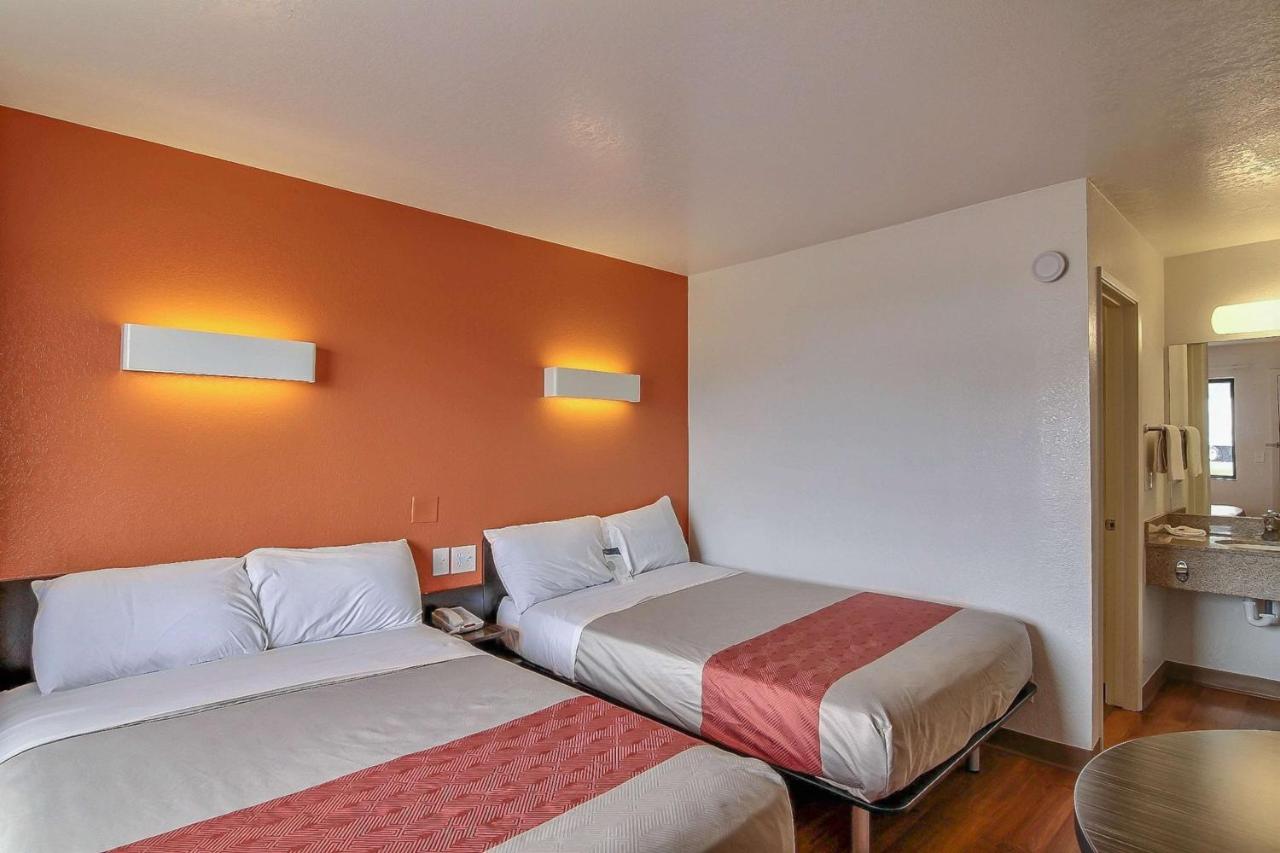 San Marcos Motel — photo 23