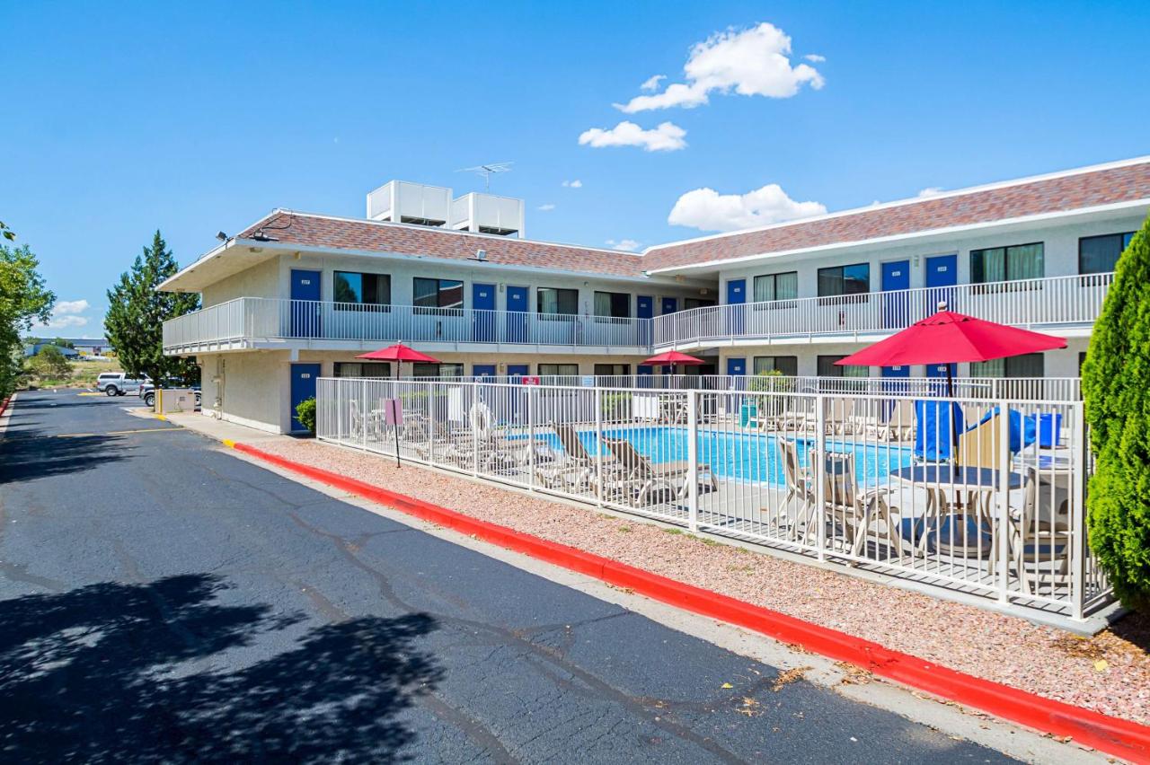 Johnnys Motel — photo 19