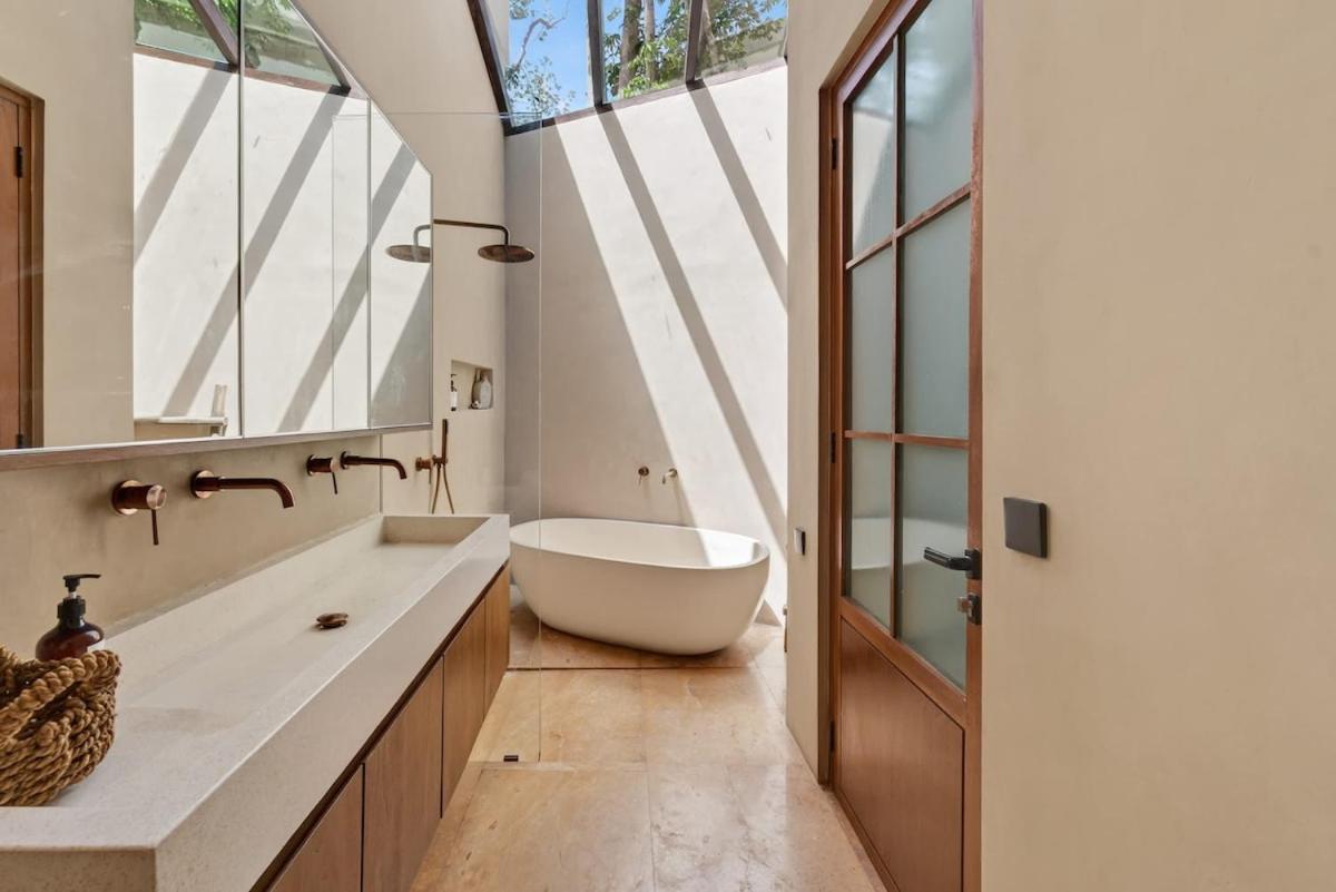 Villa Lucia Tropical 2BR Private Pool in Uluwatu - 3