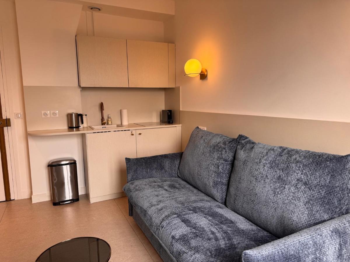 Studio Eiffel Tower view - 4