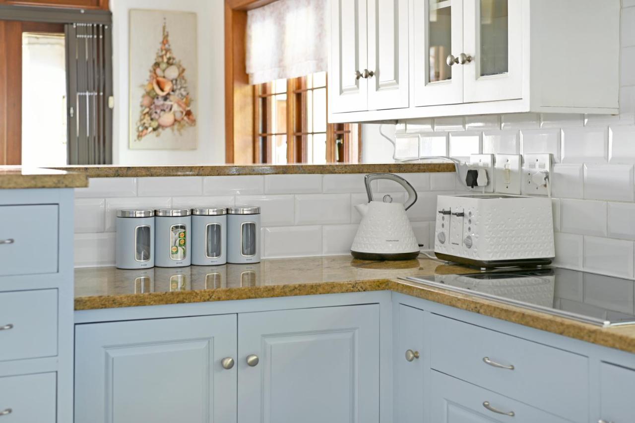 Mawethu on Mead Guesthome with Covered pool and Garden - 2