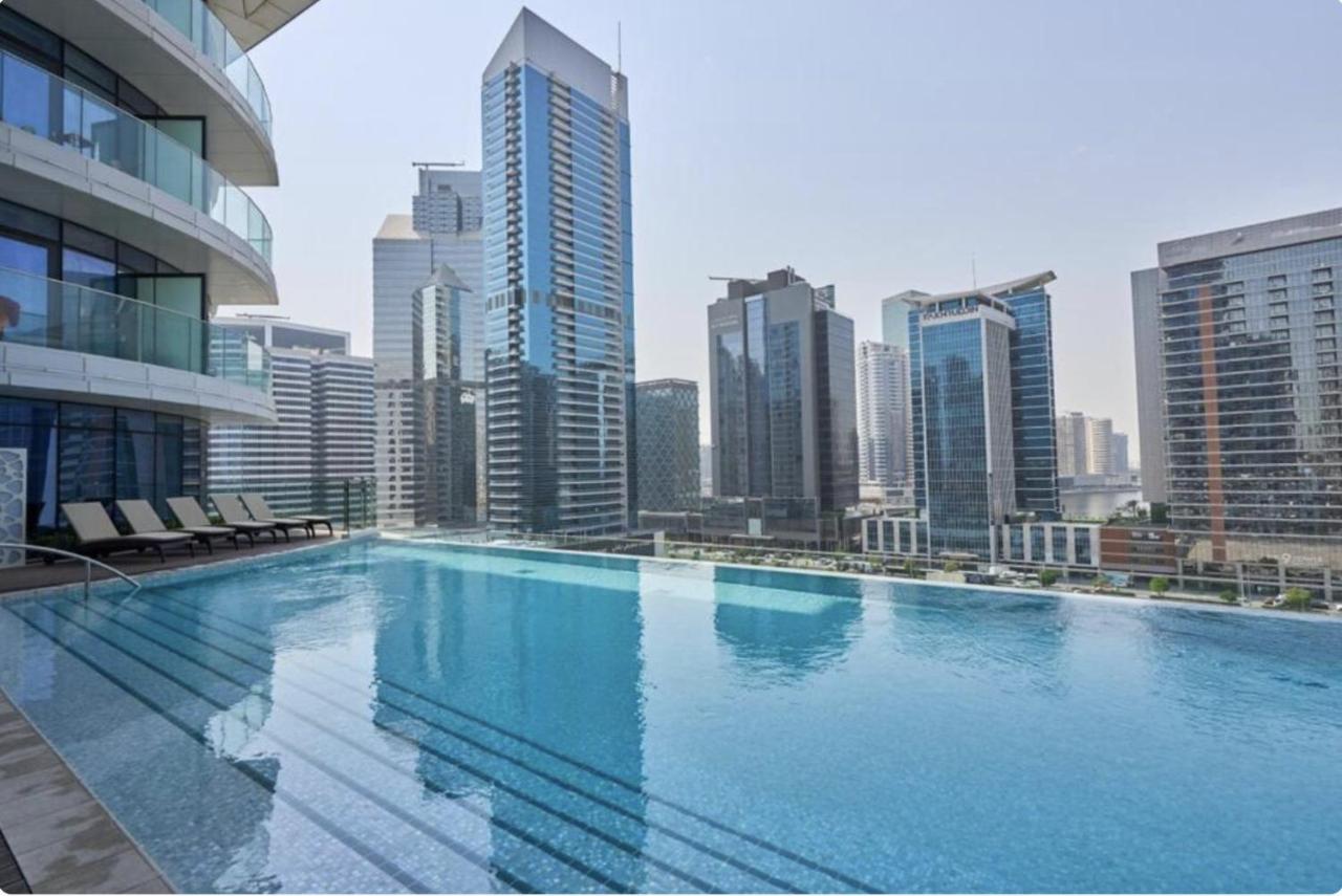 Iconic Burj Khalifa View - Elegant 1BR Apartment - 4