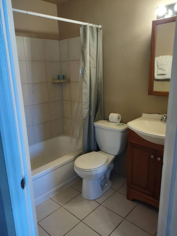 Walter's Lodge & Suites — photo 6
