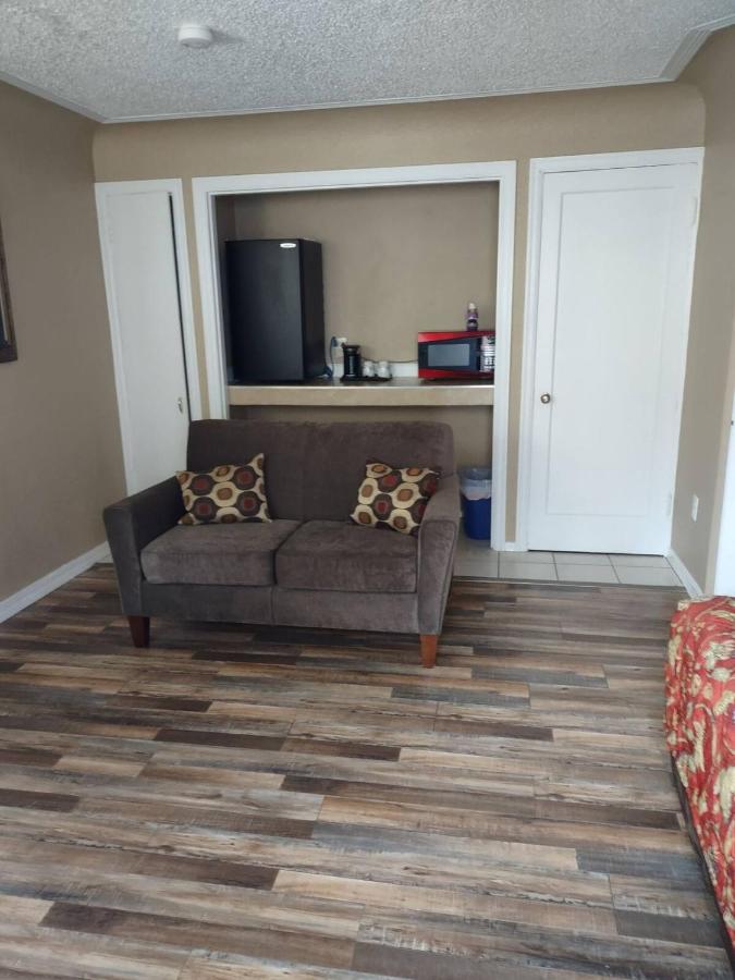 Walter's Lodge & Suites — photo 16