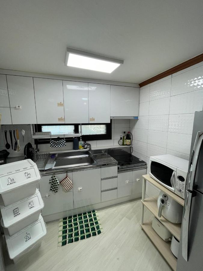 Singil Station 1min 3BR 4K Cinema Room - 4