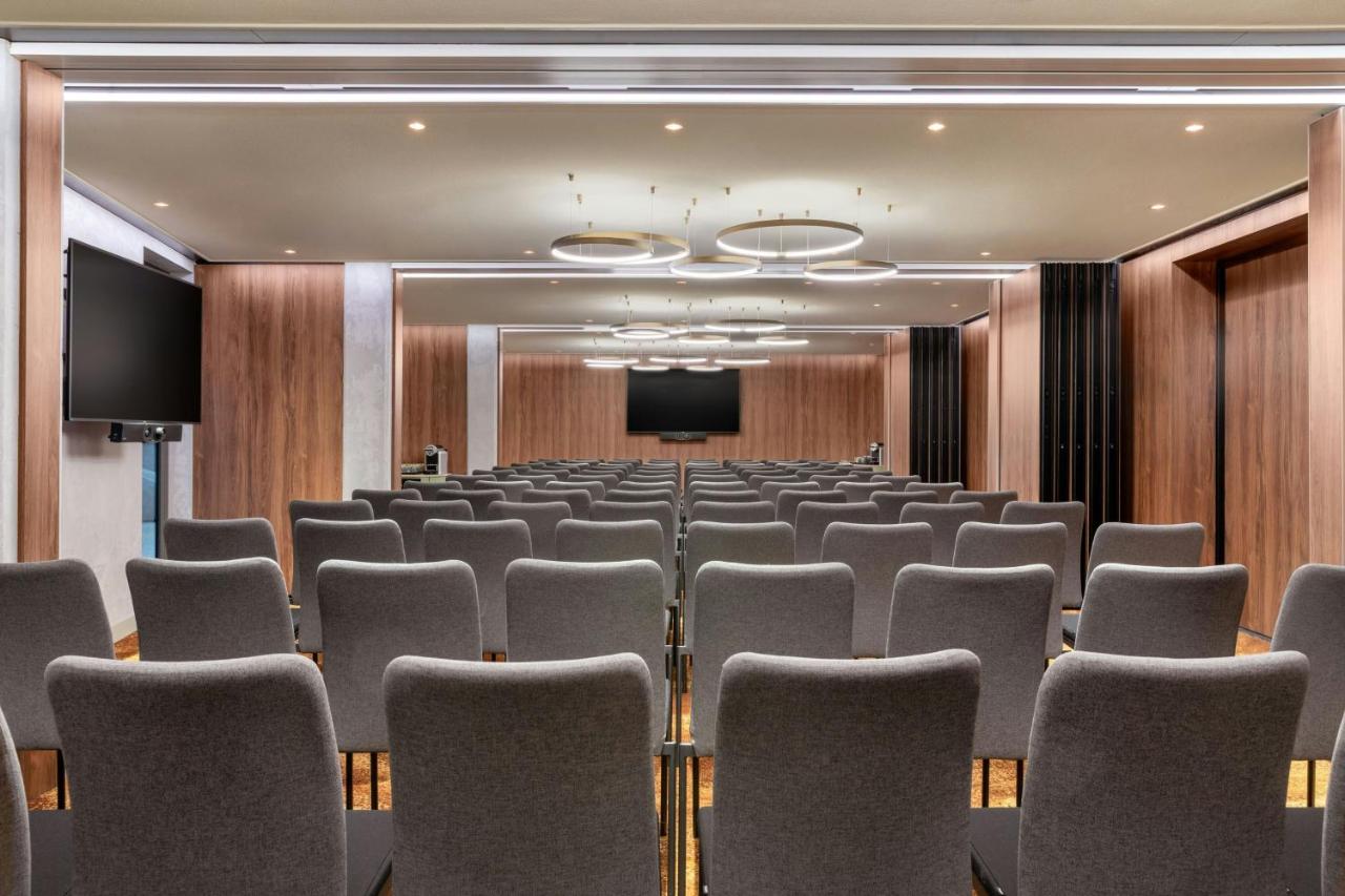 Renaissance Amsterdam Hotel - 3