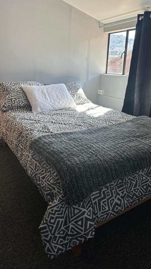 Cozy room with kitchenette and private bathroom - 2