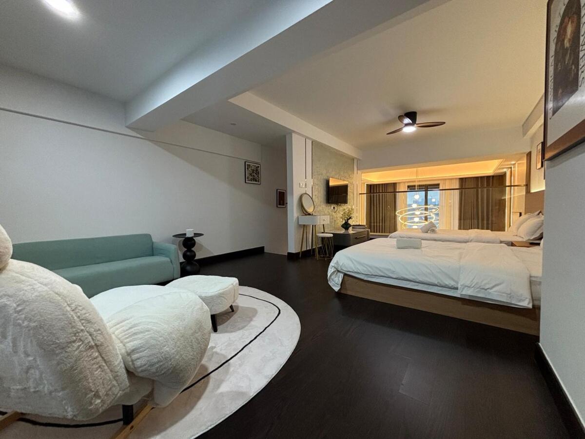 Sea view duplex, next to Singapore - 4