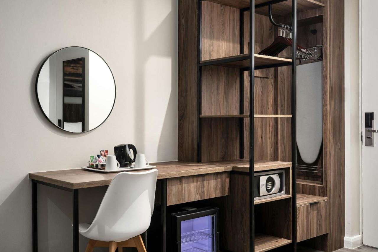 Protea Hotel by Marriott Cape Town Waterfront Breakwater Lodge - 3