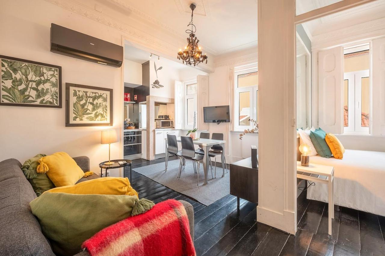 Heritage Apartment w Balcony in Bairro Alto