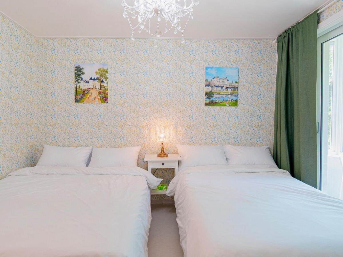 Hongdae 5 minutes, park view, 8-person family, free parking, luggage storage, early check-in, late check-out, infant welcome, dryer and bidet - 2