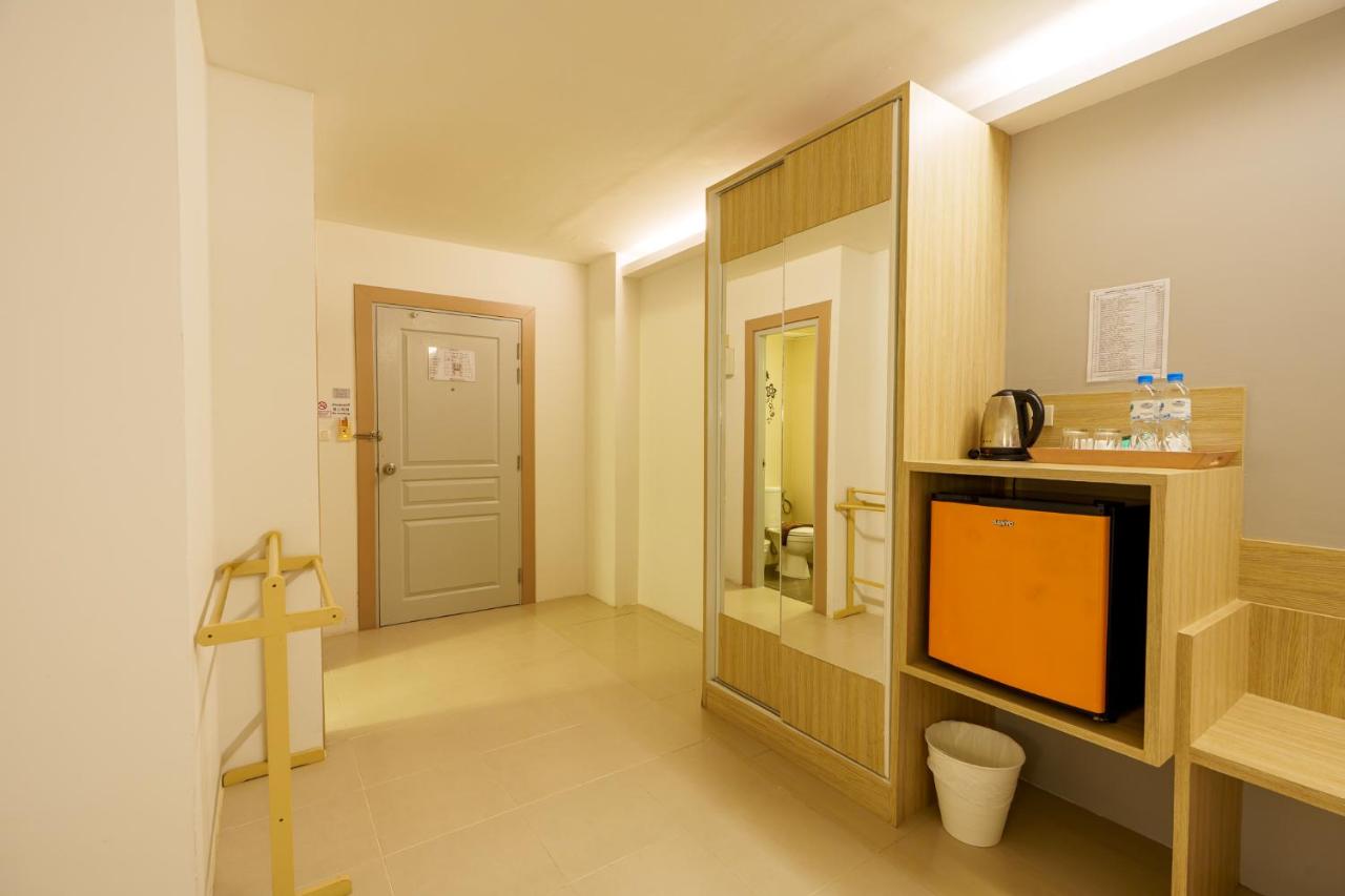 Prom Ratchada Hotel - 3