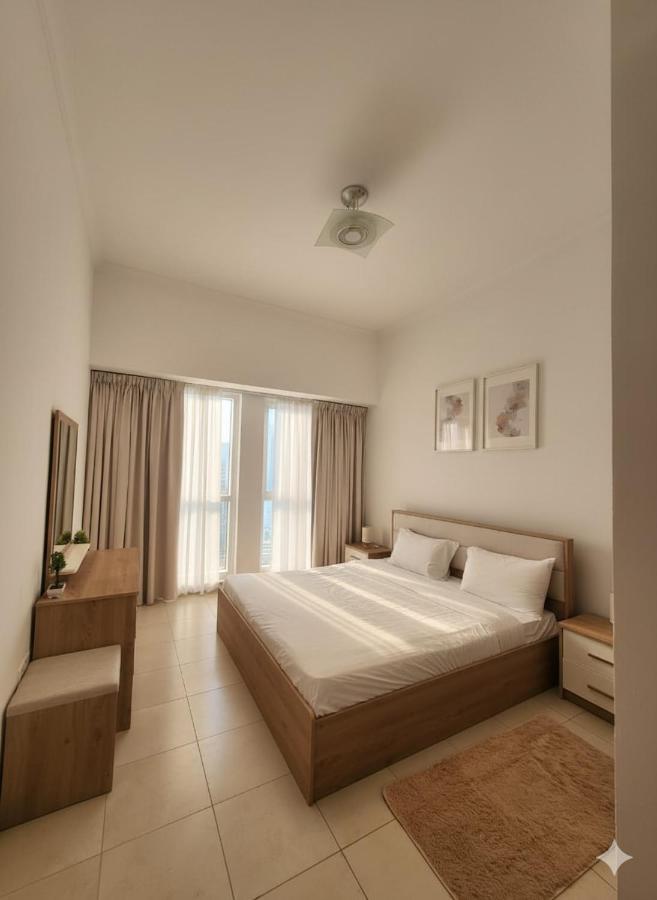 Yogi - 2BR with Maid Burj Khalifa and Canal View - 2