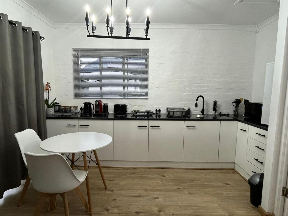 Layover on Loerie - 4