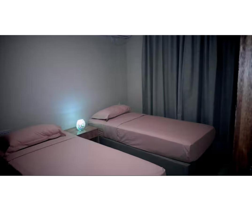 Deluxe Beachfront Apartment - 2