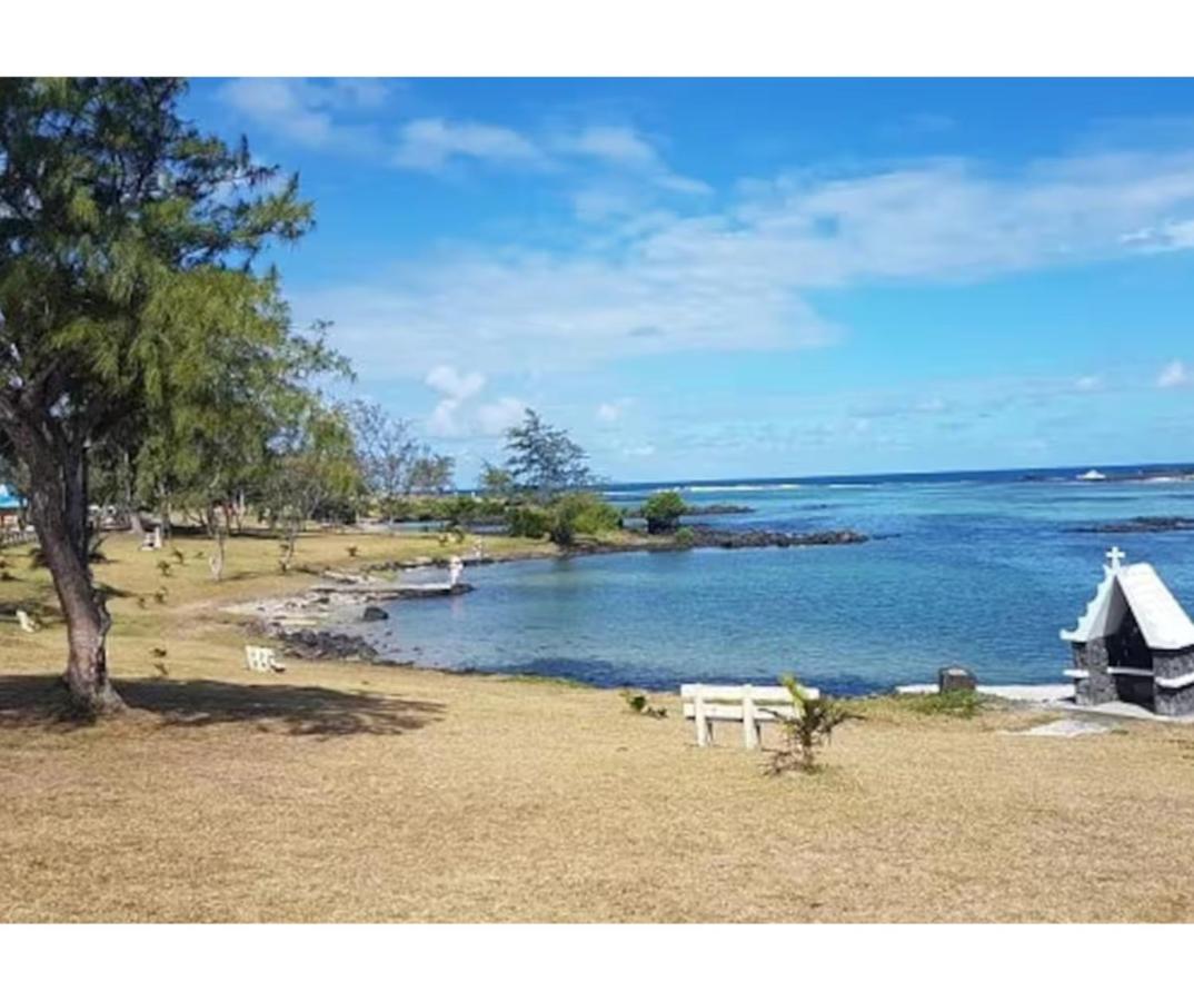 Deluxe Beachfront Apartment - 5