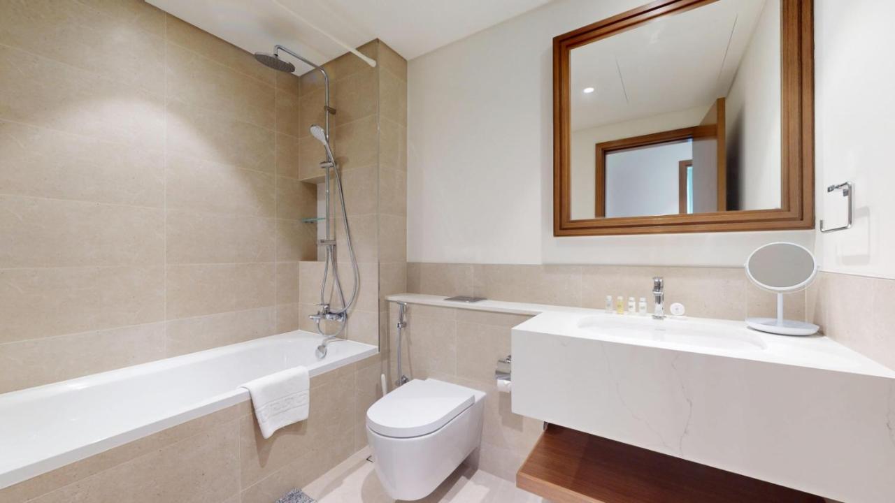 Vacationer Holiday Homes l Classy 1 Bedroom l Yacht Views l Private Beach - 3