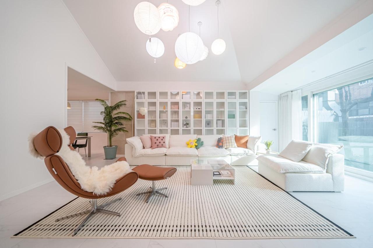 Hongdae#Hapjeong Station 7 minutes #Room7 #imagined Mansion #Spacious Living Room#Large Room#Exclusive Use#Designer Accommodation - 3