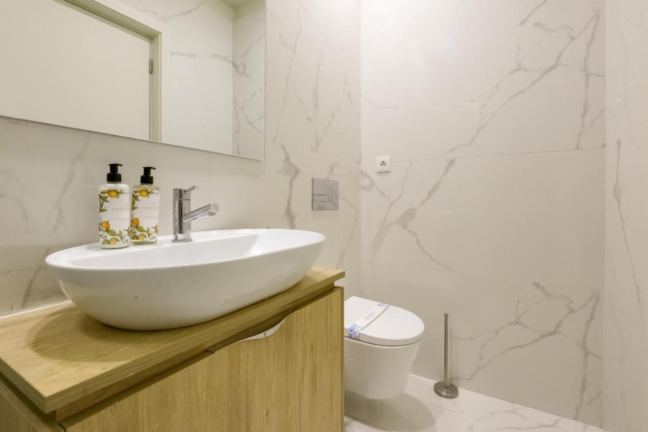 Magnolia 3 Luxury with AC Metro Downtown Porto - 4