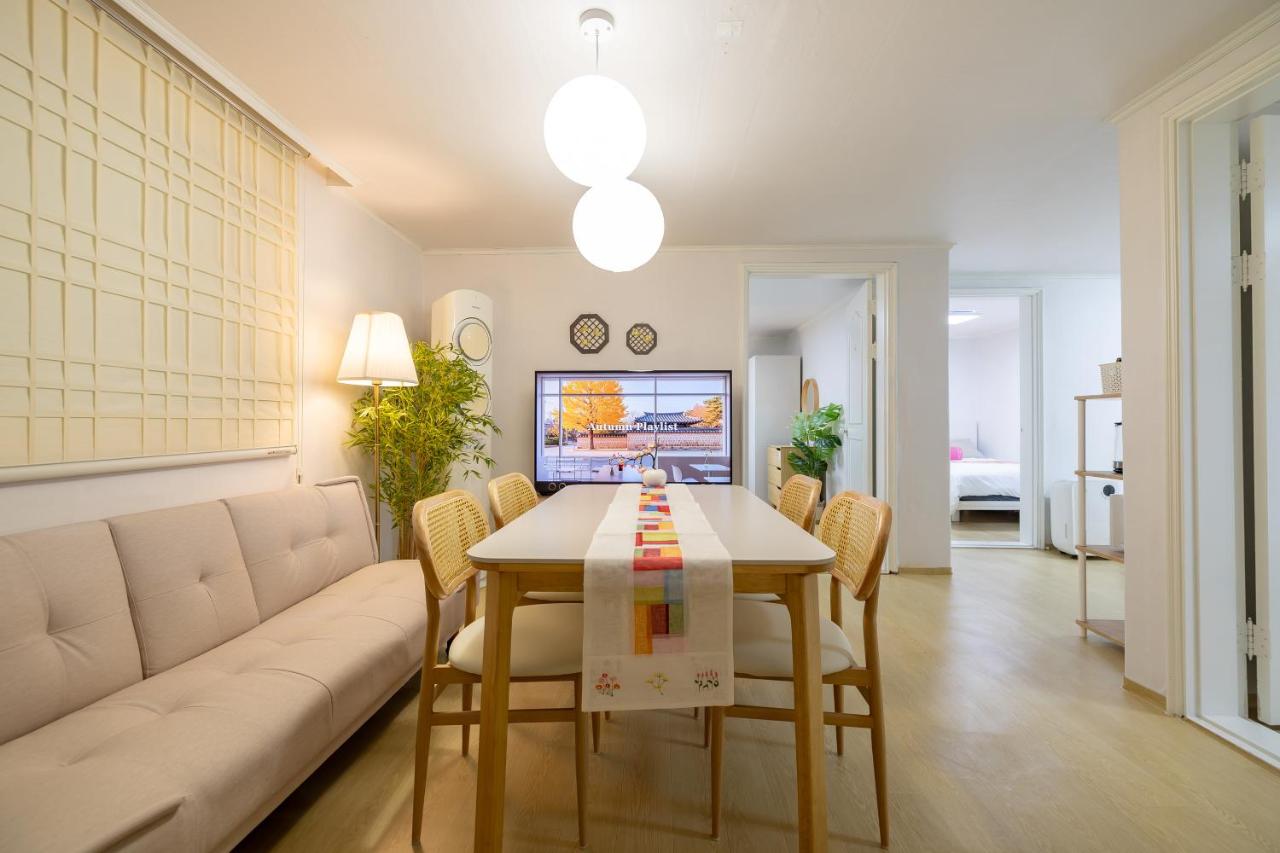 5min, Seoul Stn, 3R5B, group, family, good location for travel, Myeongdong, Itaewon, Hongdae - 4