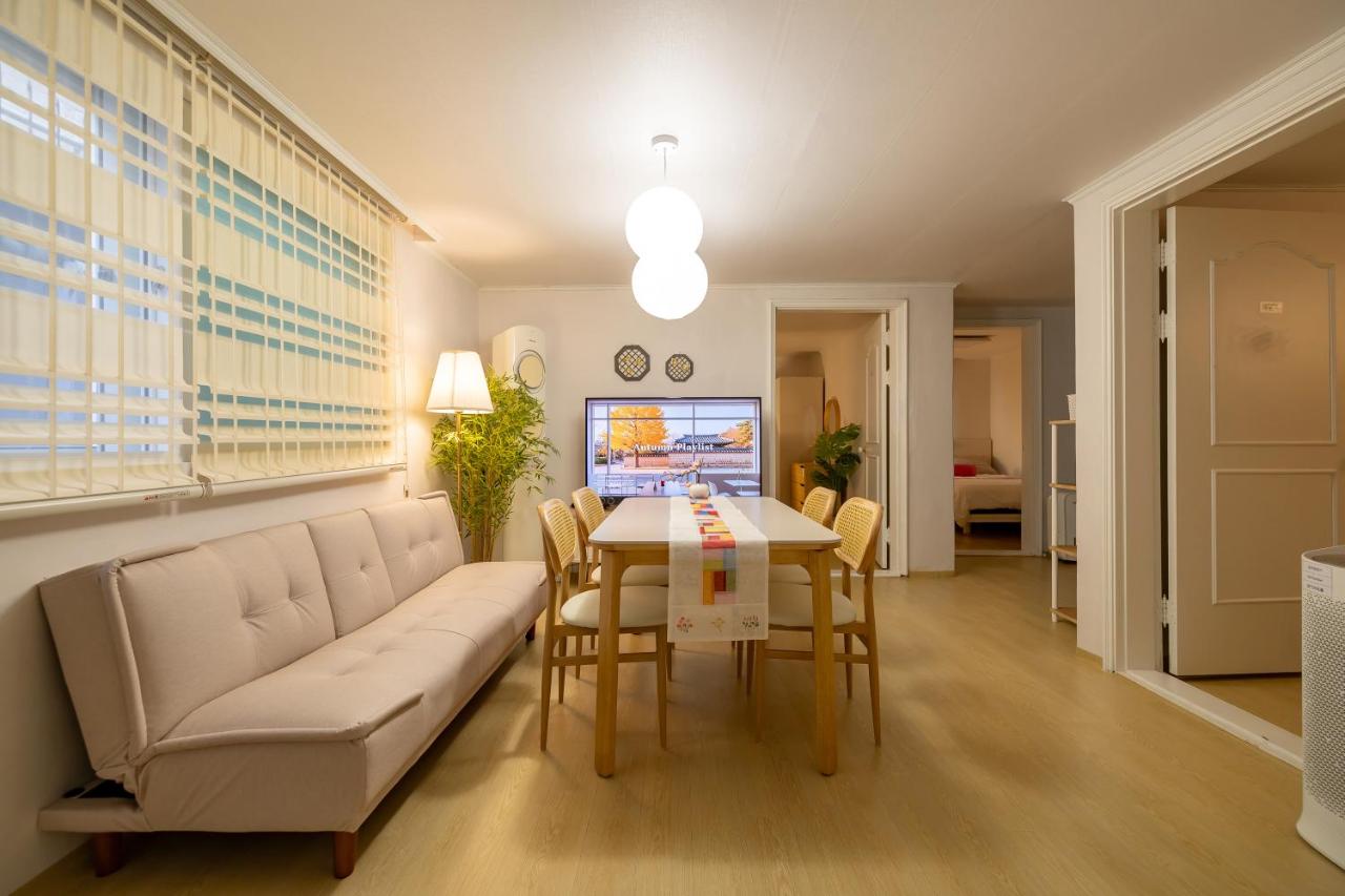 5min, Seoul Stn, 3R5B, group, family, good location for travel, Myeongdong, Itaewon, Hongdae