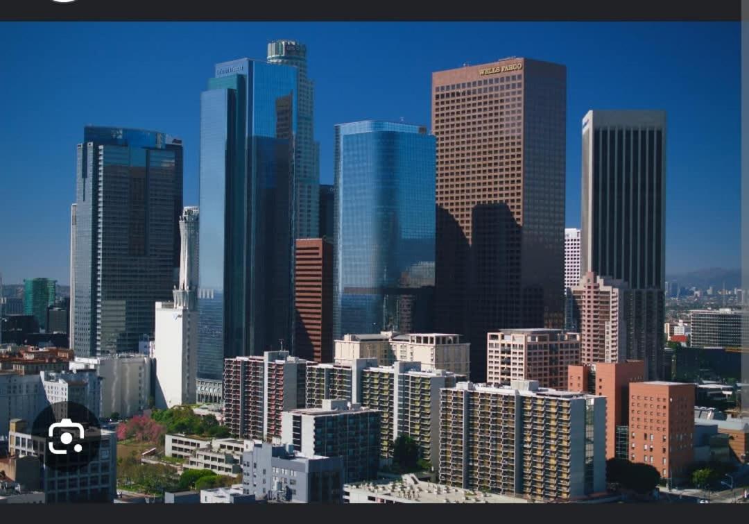 Polished 1BR Hollywood Apt w Rooftop Pool & Views - 3