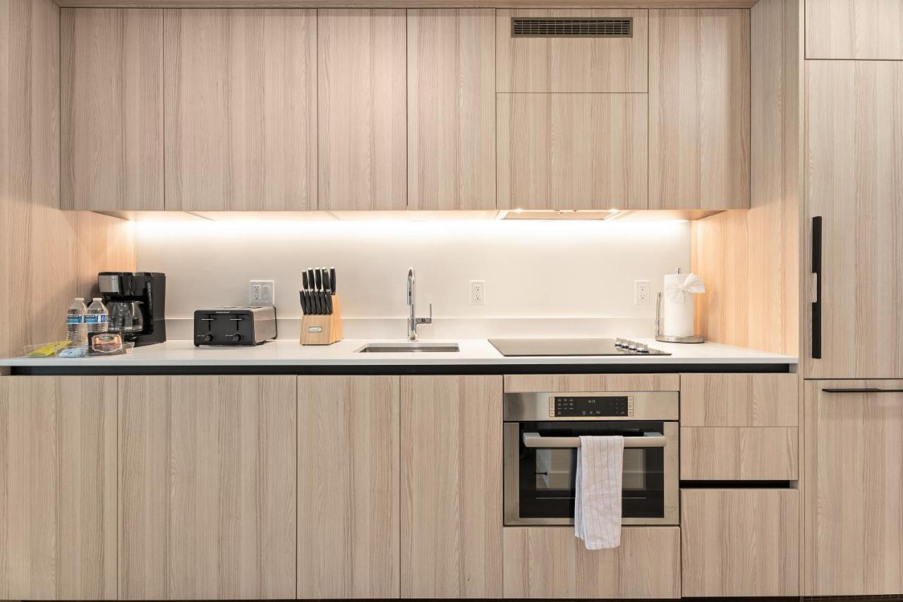 Prime Downtown Location - Amazing Amenities & Top Location - 4