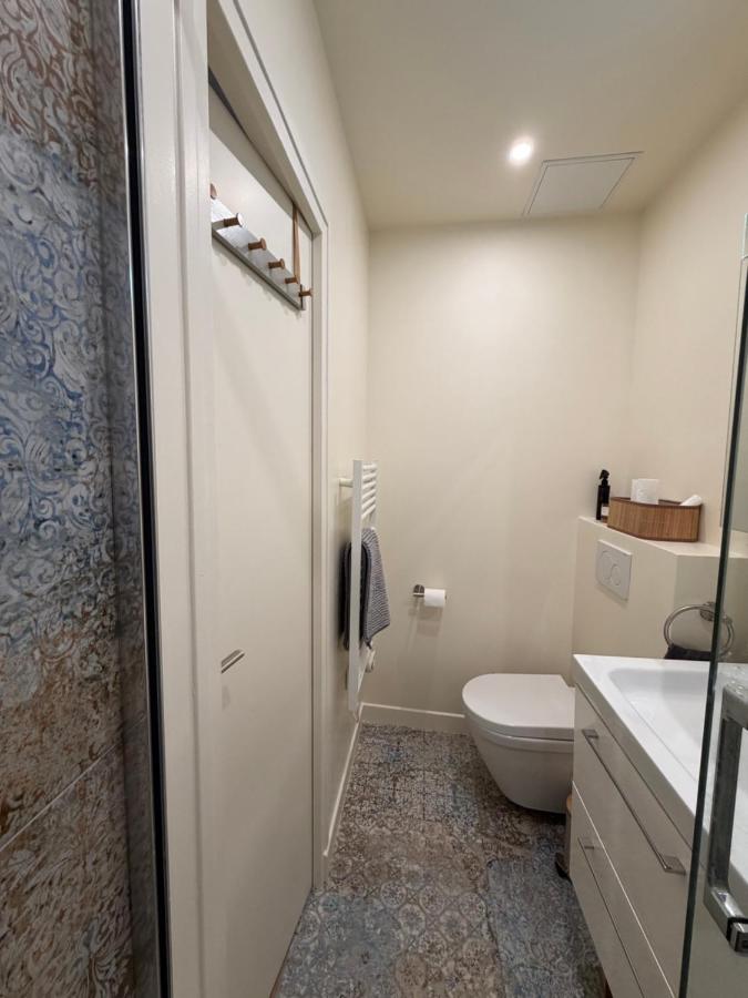 Studio one street away from the Marais! - 5